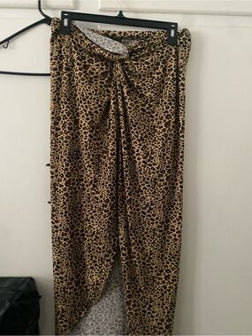 SHEIN Leopard Print Midi Skirt in Tan, Black & Brown